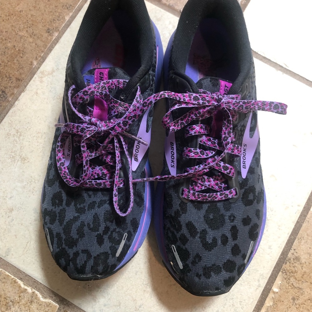 Brooks Black and Purple Athletic Shoes with Textured Upper